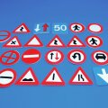 20 Moosgummi-Verkehrszeichen