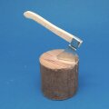 Miniatur Holzbeil mit Holzklotz